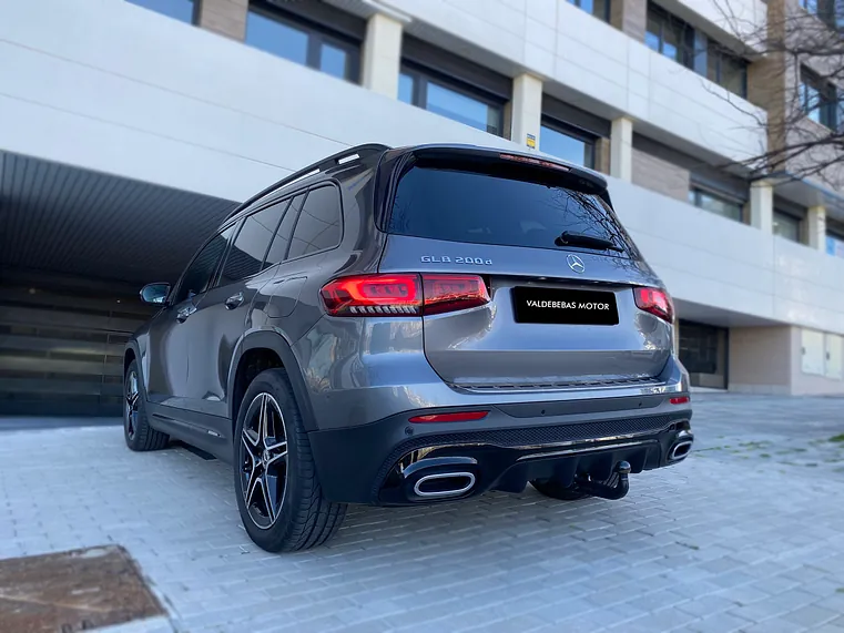 MERCEDES BENZ GLB 200D AMG LINE GRIS OSCURO