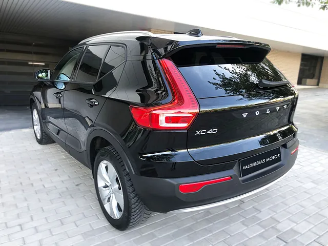 VOLVO XC40 MOMENTUM NEGRO OK